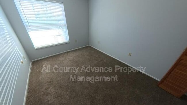 Building Photo - 6189 Chesham Dr