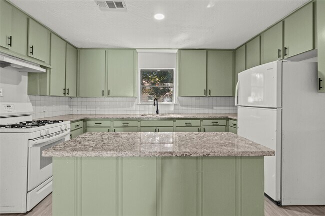 Building Photo - 2811 Morningside Ln