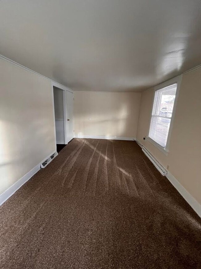 Building Photo - 22 Stambaugh St