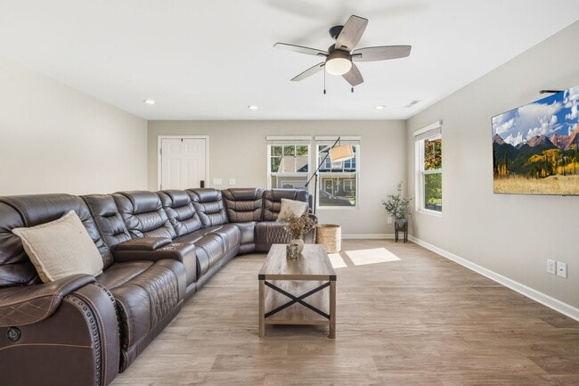 Building Photo - Energy-Efficient 3-Bed, 2.5-Bath Home in B...