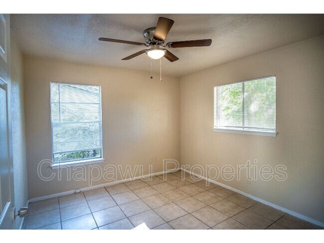 Building Photo - 6916 Shady Grove Dr