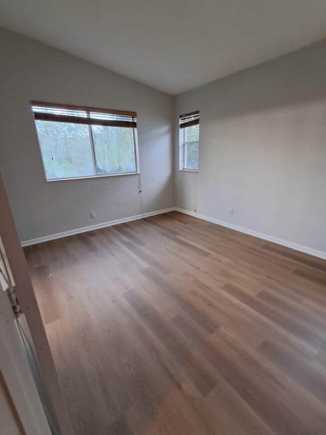Building Photo - 3039 Laurel Ridge Cir