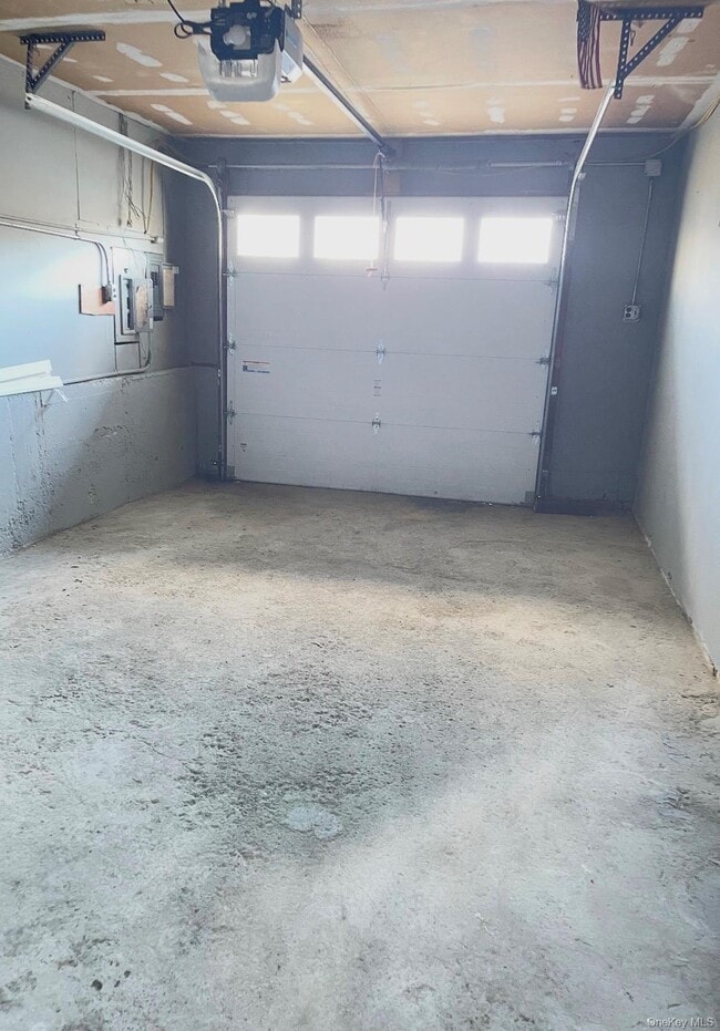 Building Photo - 10 Congress Dr