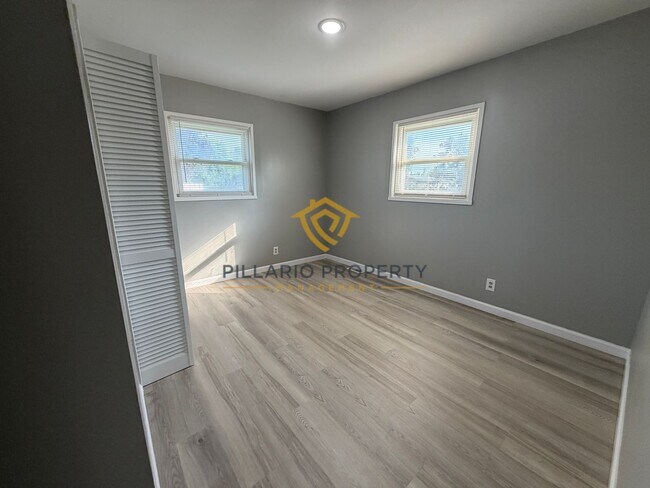 Building Photo - Fully Renovated 3-Bedroom Home Near Indianapolis Motor Speedway, Available NOW!