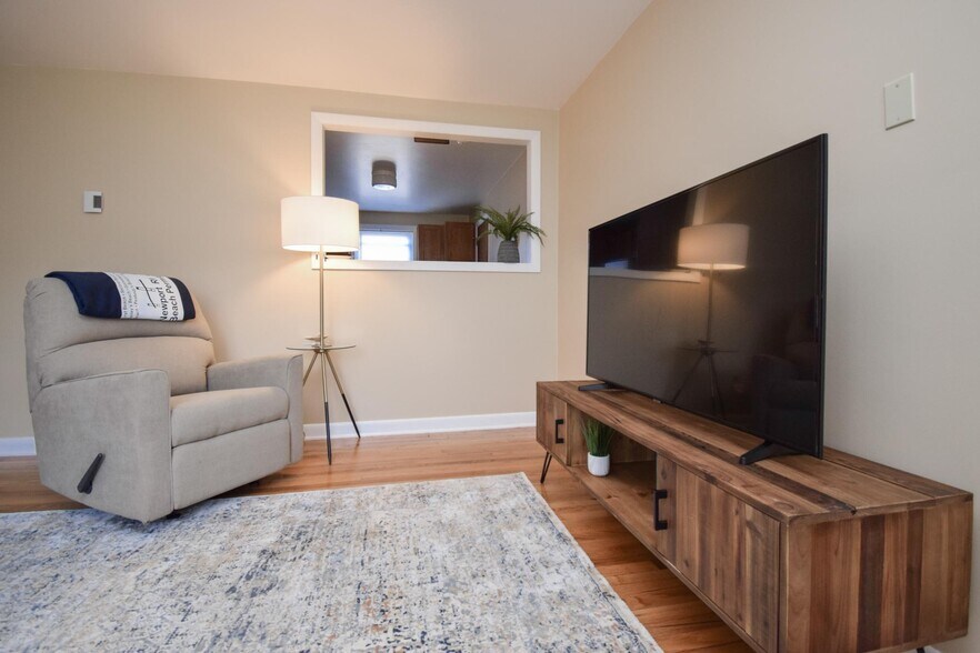 Building Photo - 70 Carroll Ave