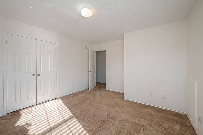 Building Photo - 17210 Double Lilly Dr