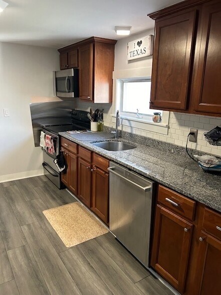 Stainless Steel Appliances - 28 Langdon St