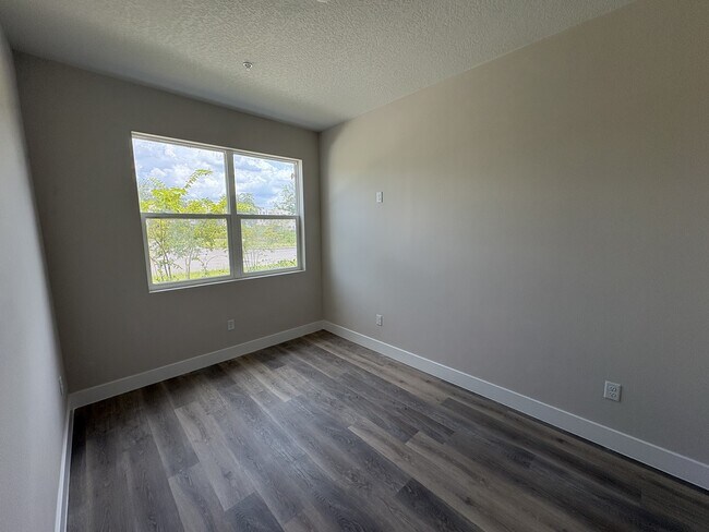Building Photo - 4424 S Texas Ave