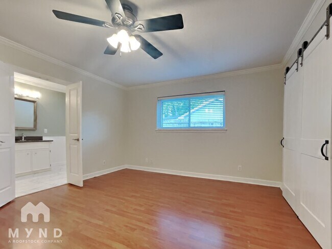 Building Photo - 4003 Highknoll Ln