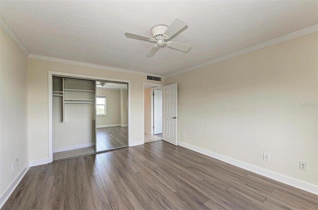 Building Photo - 435 S Gulfstream Ave