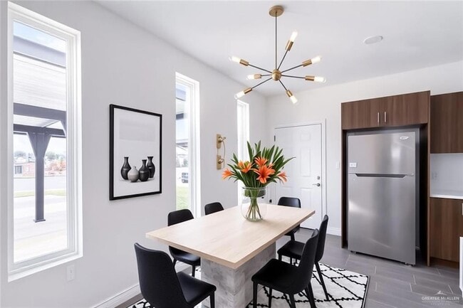 Building Photo - 604 N Onyx Ave