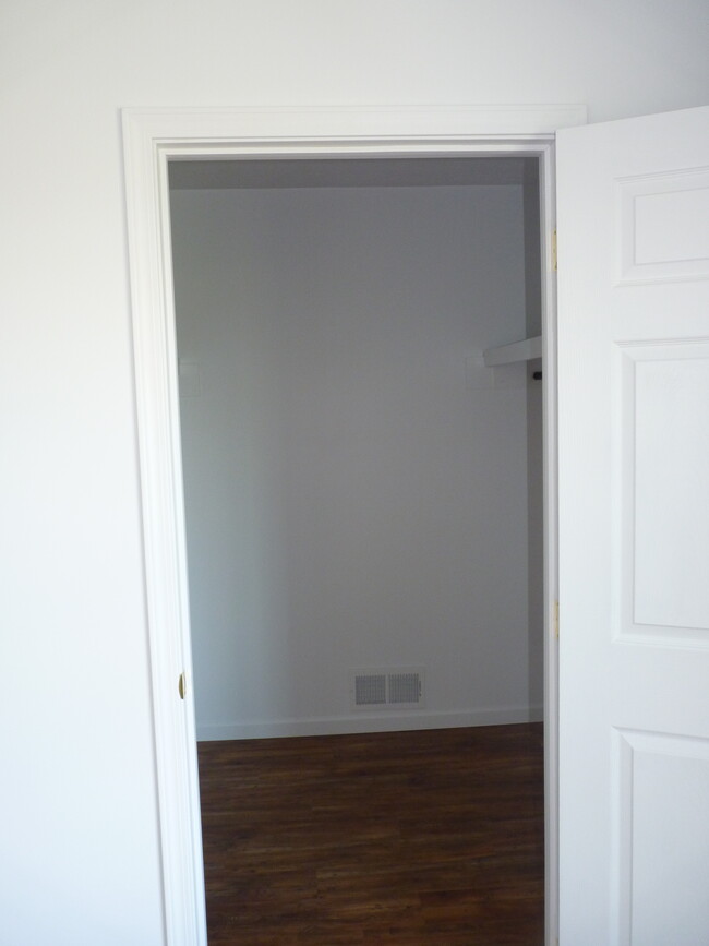 Walk-in closet - 1190 Ross Ave