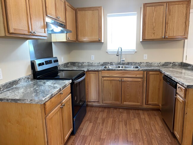 Building Photo - 202 Shetland Dr