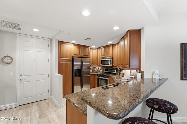 Building Photo - 5350 E Deer Valley Dr