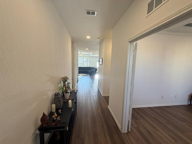 Building Photo - 713 Agarita Way