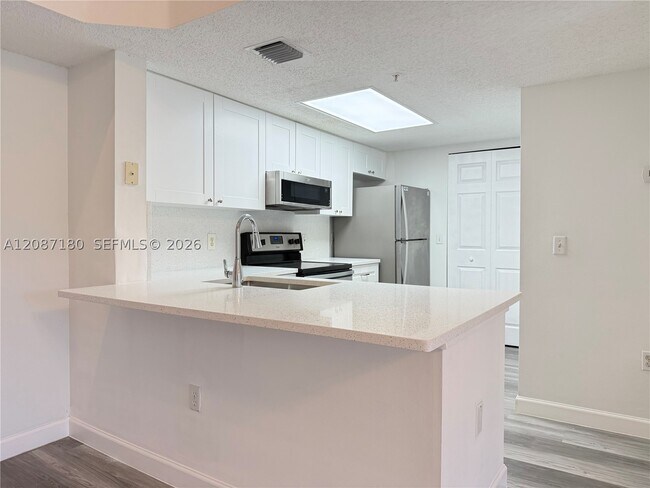 Building Photo - 5045 Wiles Rd