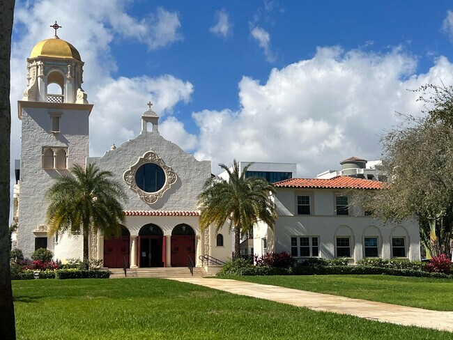 Building Photo - 610 Clematis St