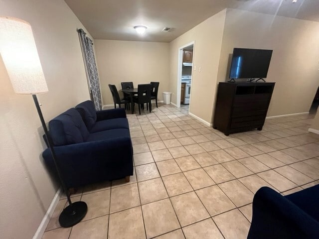 Building Photo - 208-216 Monarch Dr