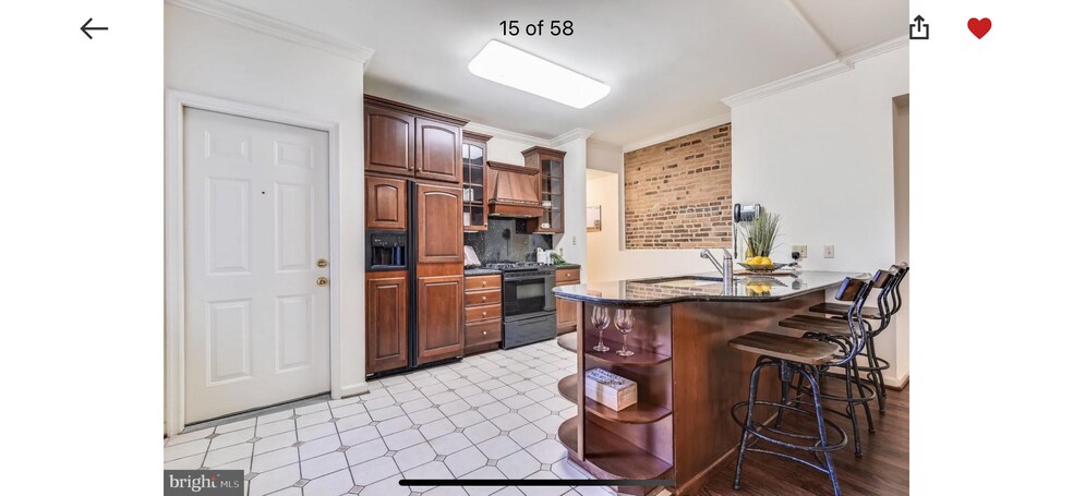 Building Photo - 1250 William St