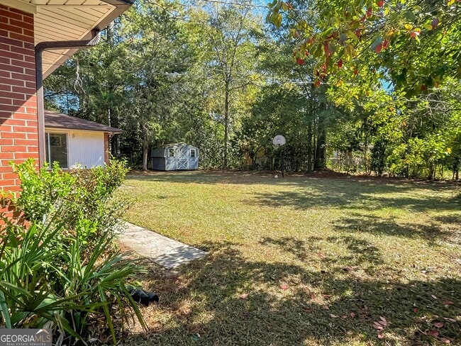 Building Photo - 1831 Tanglewood Rd
