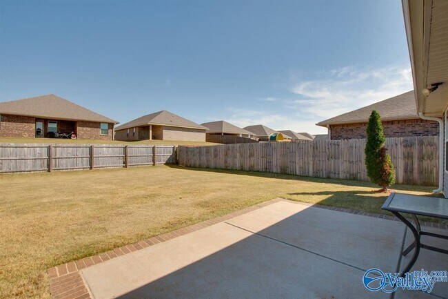 Building Photo - 123 Daymark Dr