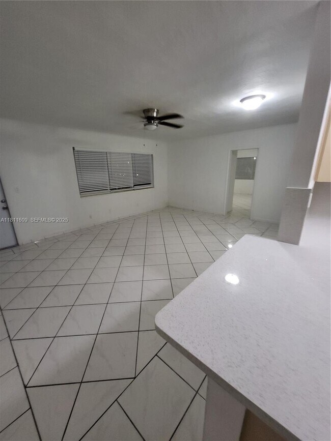 Building Photo - 2101 Calais Dr