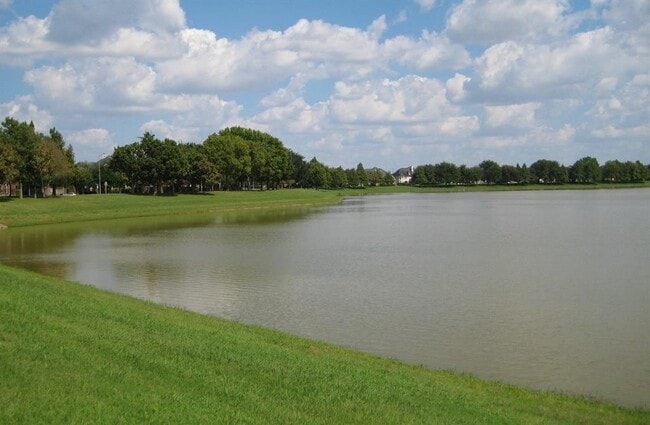 Building Photo - 3935 Carters Lake Dr