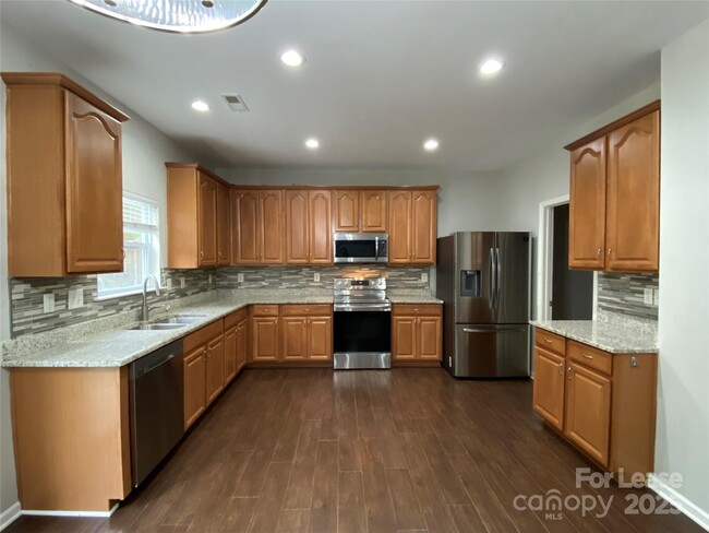 Building Photo - 7306 Lamplighter Close Dr
