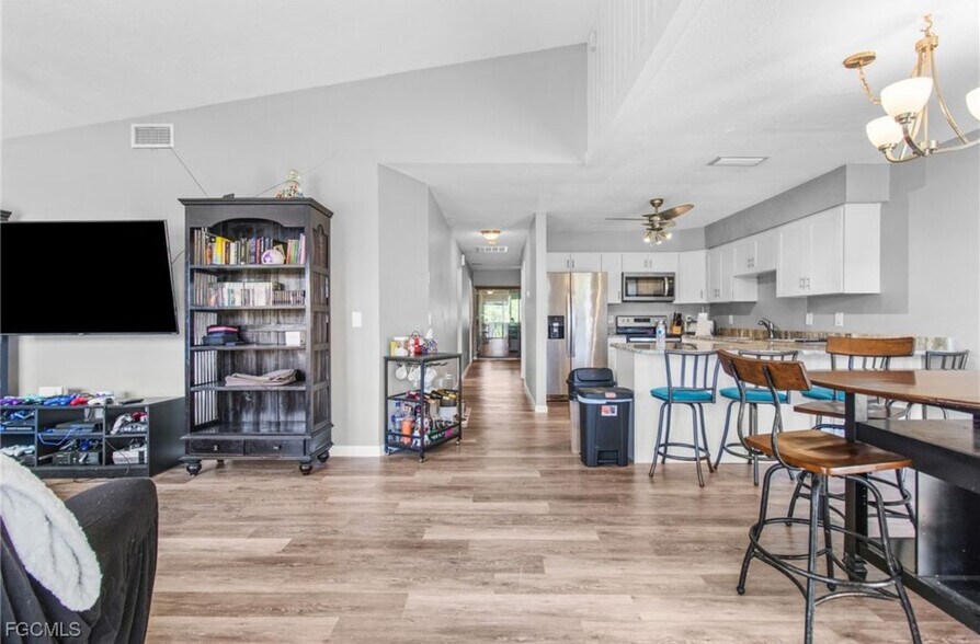 Building Photo - 17404 Dumont Dr