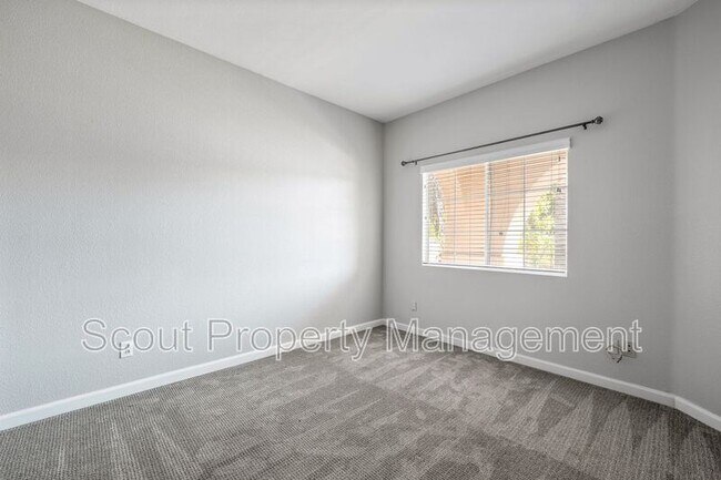 Building Photo - 43120 Avola Ct