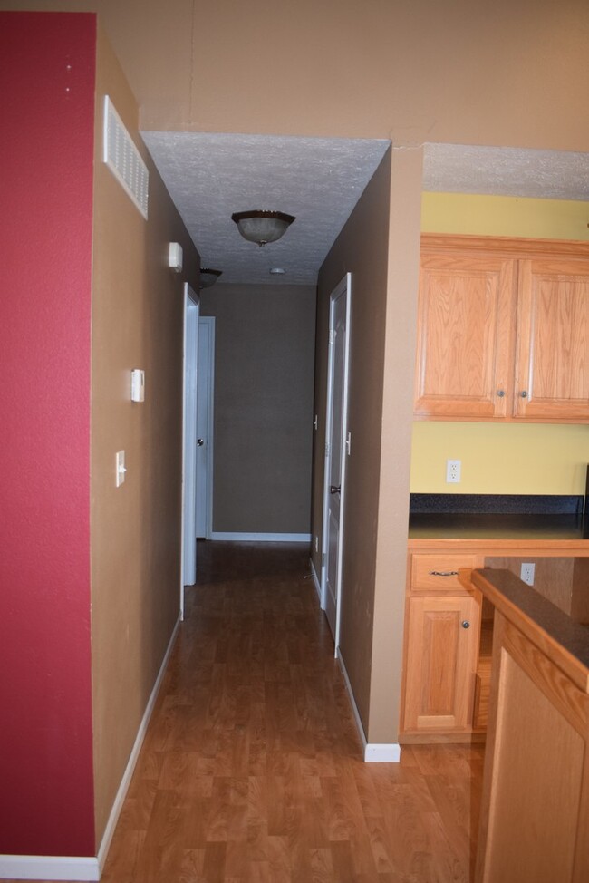 Building Photo - Beautiful spacious home in Waynesville