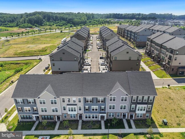 Building Photo - 1743 Riverbluff Ave