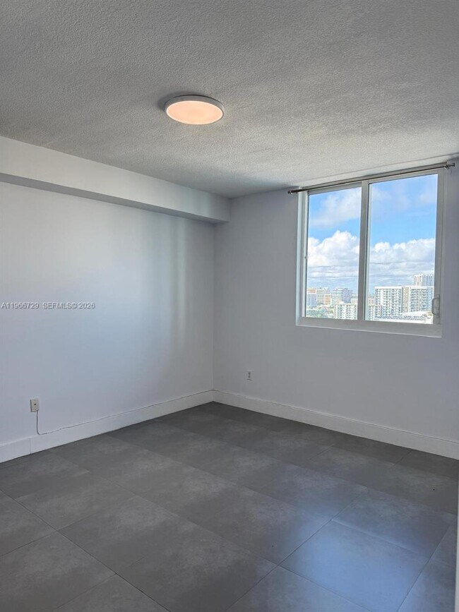 Building Photo - 275 NE 18th St