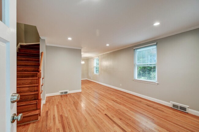 Building Photo - 8451 Water Oak Rd