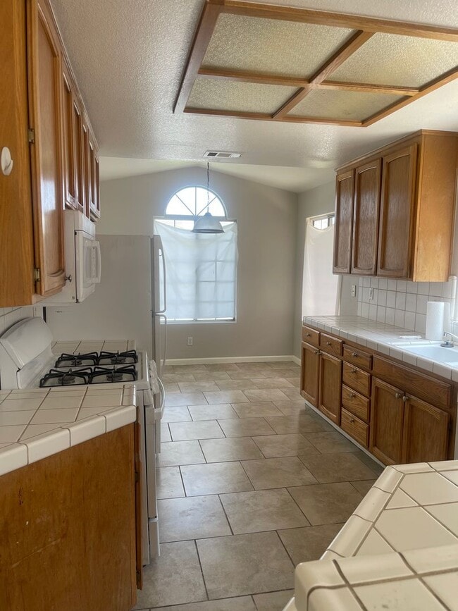 Building Photo - Charming 3-Bedroom, 2-Bathroom Home for Rent in Quiet Neighborhood