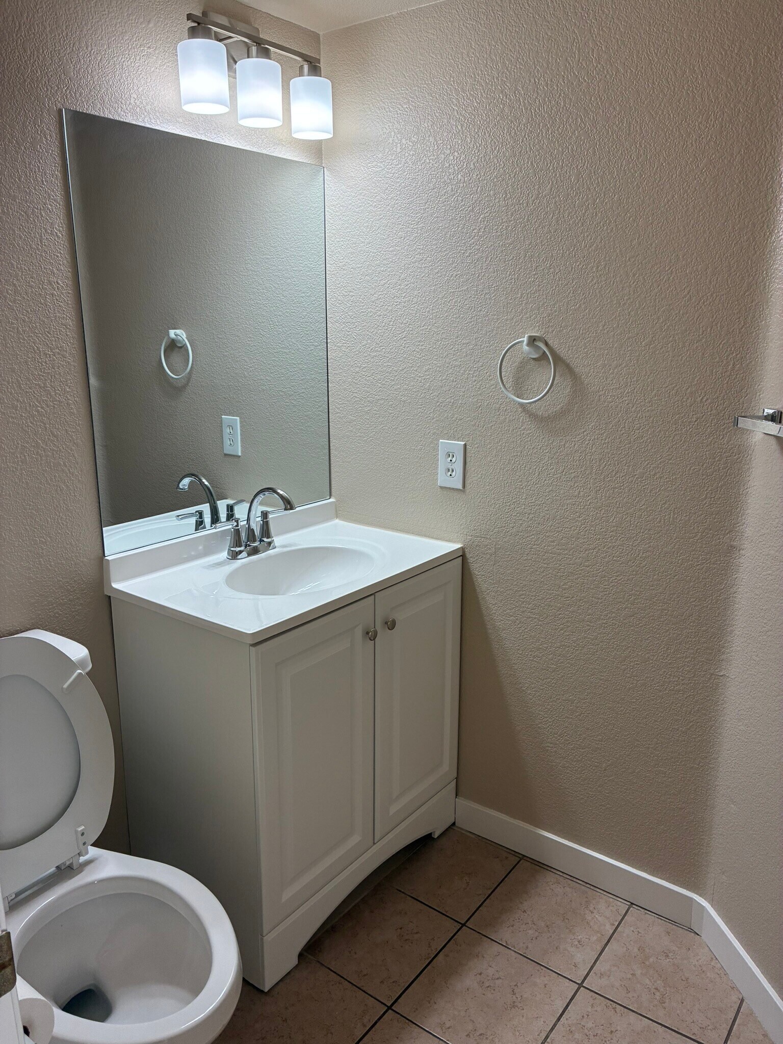 down stairs bath - 215 Oro Canyon St