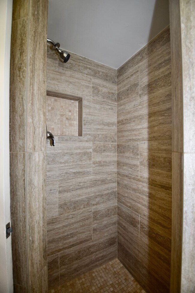 Building Photo - Cute 3 bedroom 2 bath Mesa home!