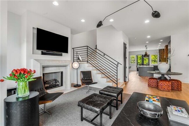 Building Photo - 661 Auburn Ave NE