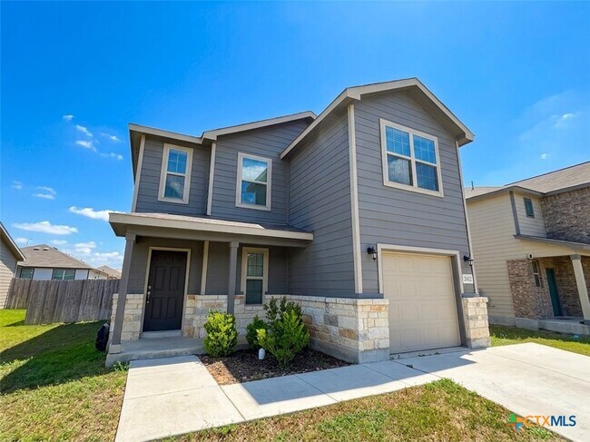 Building Photo - 2432 Ayers Dr