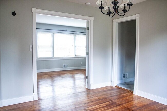 Building Photo - 2310 Poplar Springs Dr NE