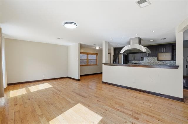 Building Photo - 6623 Orangewood Dr