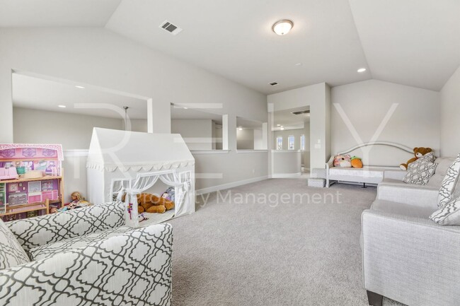 Building Photo - 240 Cross Timbers Dr