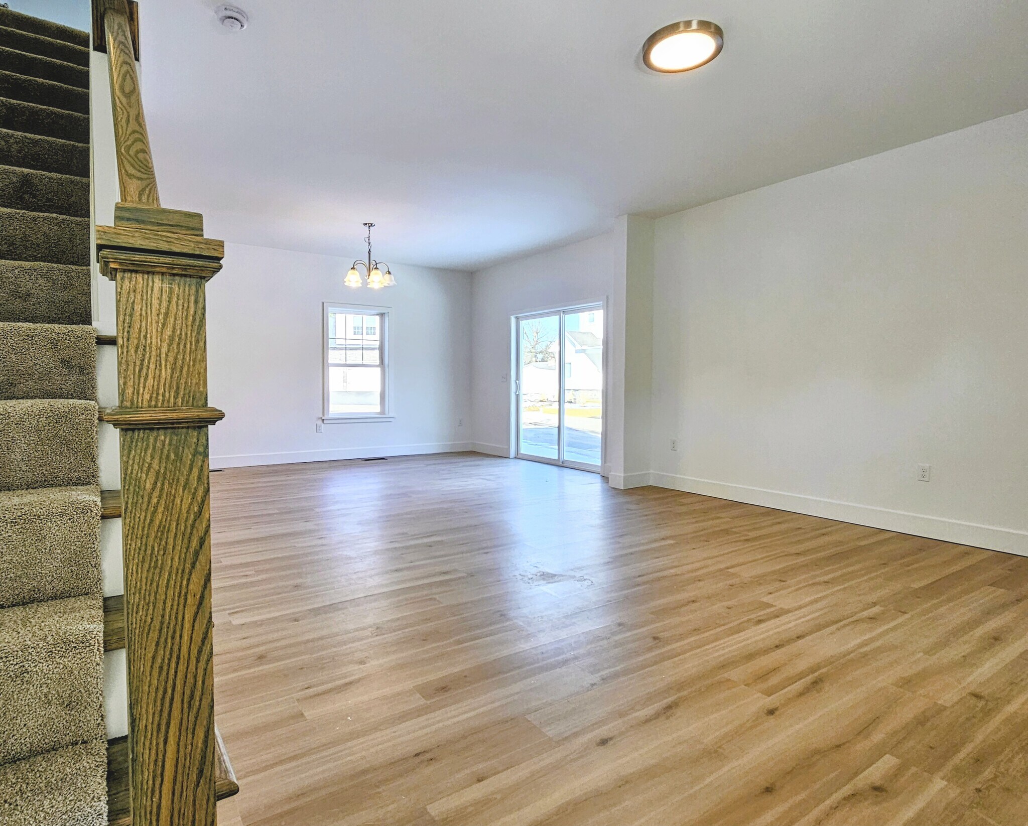 Building Photo - 398 Hensley St