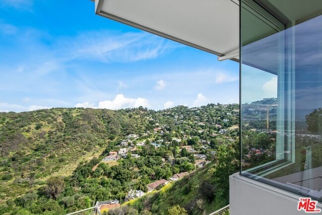 Building Photo - 3642 Beverly Ridge Dr