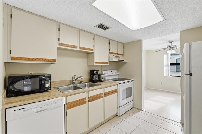 Building Photo - 122 Loblolly Ct