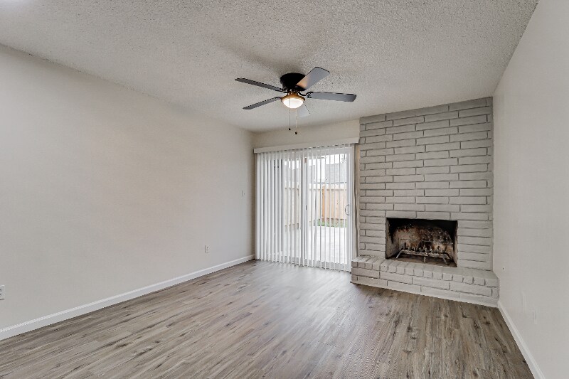 Building Photo - 1005 Mira Loma Dr