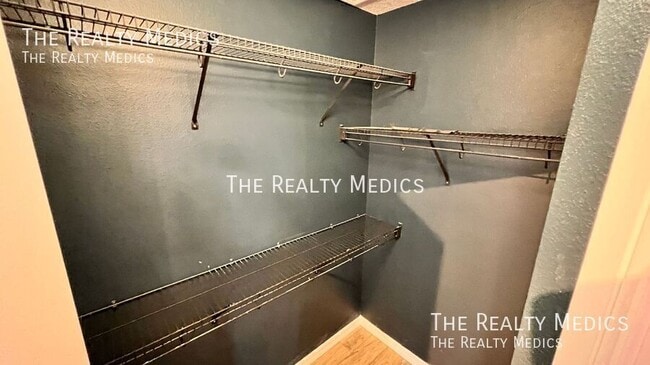 Building Photo - 2239 Wolf Ridge Ln