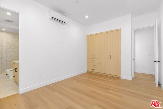 Building Photo - 3839 Wade St