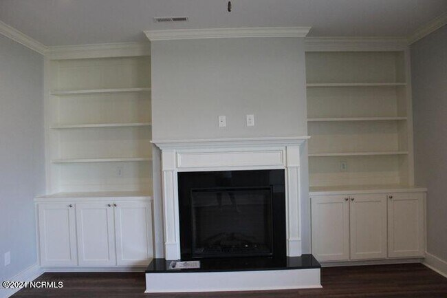 Building Photo - 2100 Remington Ct