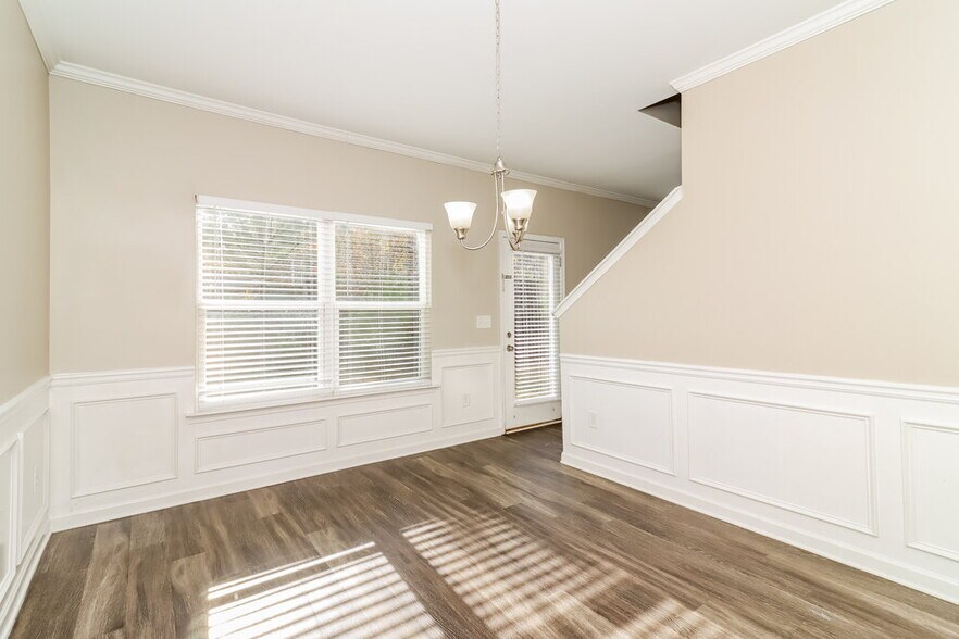 Building Photo - 767 Fieldcrest Dr